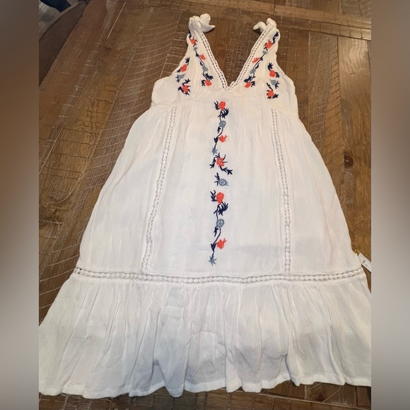Jessica Simpson Floral Embroidered White Sun Dress Size Medium - Picture 2 of 8